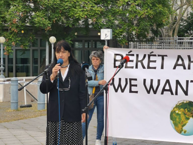 Teremtsük meg függetlenségünket, kövessünk semleges politikát!