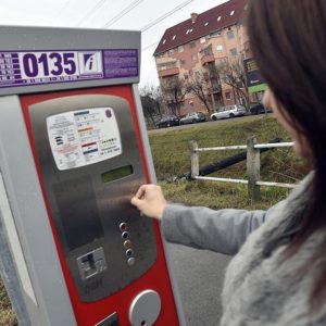 Drágább lesz a parkolás Budapesten, a belvárosban 600 forintot kell fizetni szeptembertől óránként