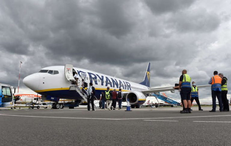 Feljelentették a Ryanairt