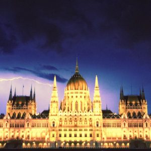 Ma dönt a magyar parlament a globális minimumadóról