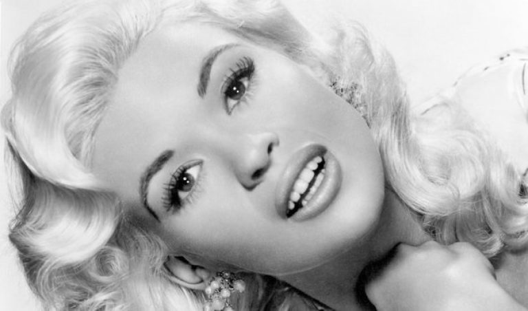 Rózsaszín hóbortjával és meztelen mutatványaival tűnt ki Hollywoodban Jayne Mansfield