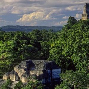 A háborúk és a klímaváltozás miatt néptelenedett el Tikal, a maják hatalmas városa