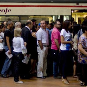 Ingyenessé teszik a vasúti közlekedést Spanyolországban, hogy csökkentsék a megélhetési költségeket