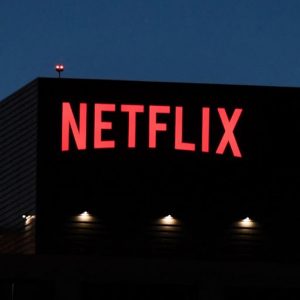 Majdnem egymillió előfizetőt veszített a Netflix