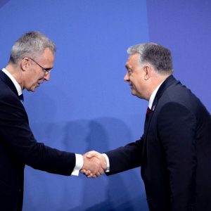 Orbán megadta magát a NATO-nak