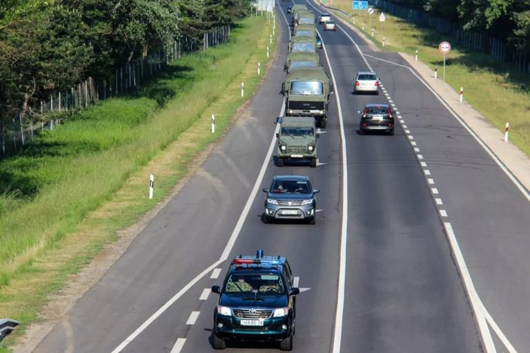 Megnövekedett katonai járműforgalom várható