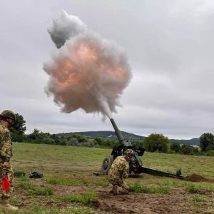 Nagy hanghatással járó lövészet a tatai lövészdandár gyakorlóterén