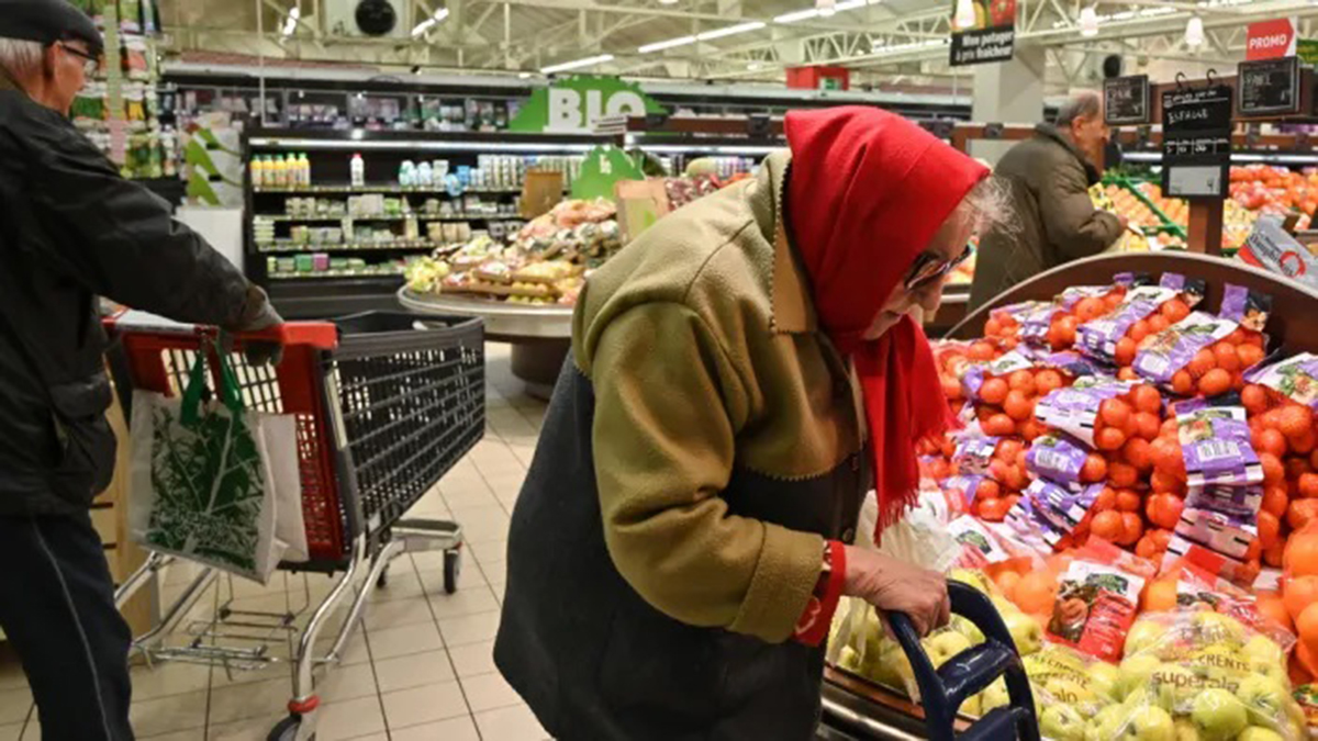 Sosem tapasztaltak ilyen mértékű drágulást a nyugdíjasok