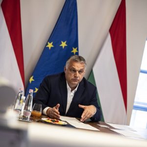 Az Orbán-kormány túlfeszíti a húrt