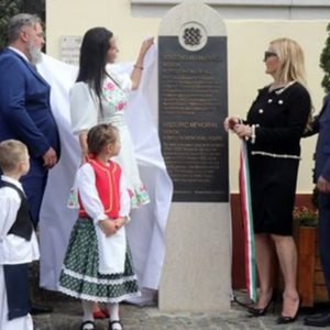 Sztélét avattak Kossuth Lajos szülőházánál, amely immár hivatalosan is történemi emlékhely