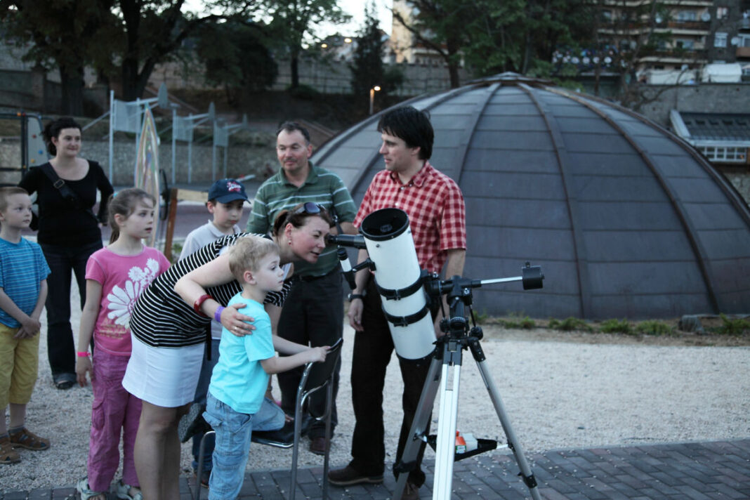 A pécsiek is készülhetnek a planetáriumnál leshetjük meg a napfogyatkozást!