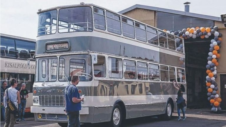 Nosztalgiázhatunk Pécsett is a kedvelt emeletes busszal