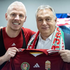 Kiverte a biztosítékot az ukránoknál Orbán Viktor sálja, bekéretik a magyar nagykövetet