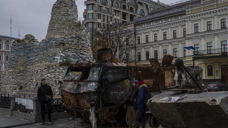 Oroszország beássa magát Ukrajnában, hogy minét nagyobb területet őrizzen meg tavaszig