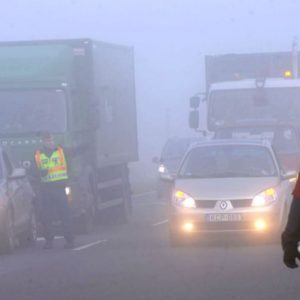 Városon kívül segít, de lakott területen zavaró a ködlámpa