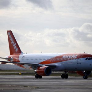 Bombariadó volt az EasyJet járatán