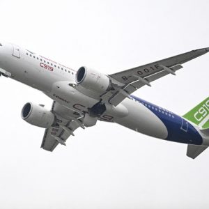 Leszállították az első, Boeing- és Airbus-kihívónak szánt kínai utasszállítót