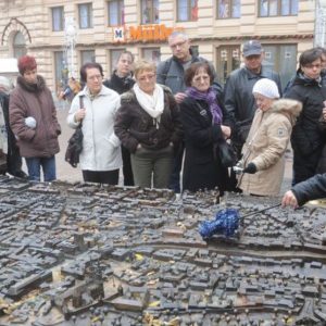 Pécsről induló vonat repít a zágrábi vásárba