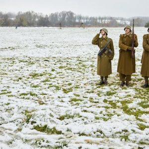 A hősökre emlékezni kell, de nem így!