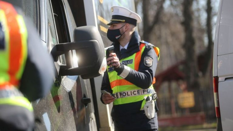 Változások a jogosítvány körül már nem büntetik a feledékenyeket