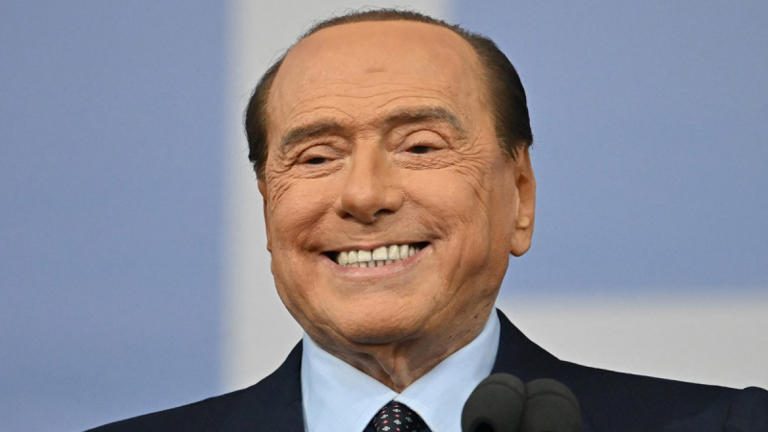 Áll a bál a Néppártban Berlusconi Zelenszkij-kritikus szavai után