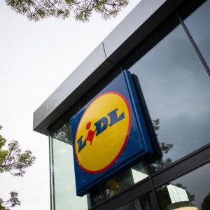 Egy sárga kör miatt kezdett bírósági csatározásba a Tesco és a Lidl