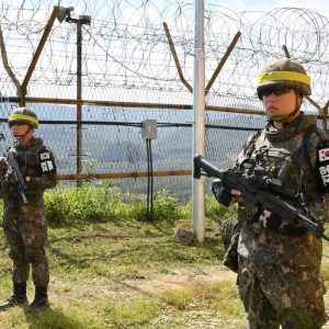 Gyakorlat közben véletlenül Észak-Korea irányába adott le lövéseket egy dél-koreai katona