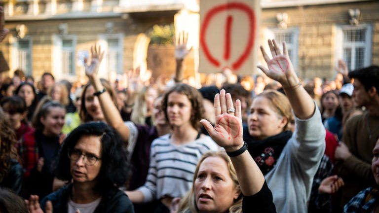 Elindult a határozatlan idejű munkabeszüntetés a hazai iskolákban