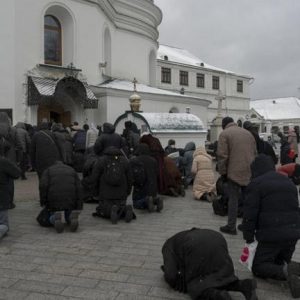 Nem hajlandóak a távozásra a Moszkva támogatásával vádolt kijevi szerzetesek