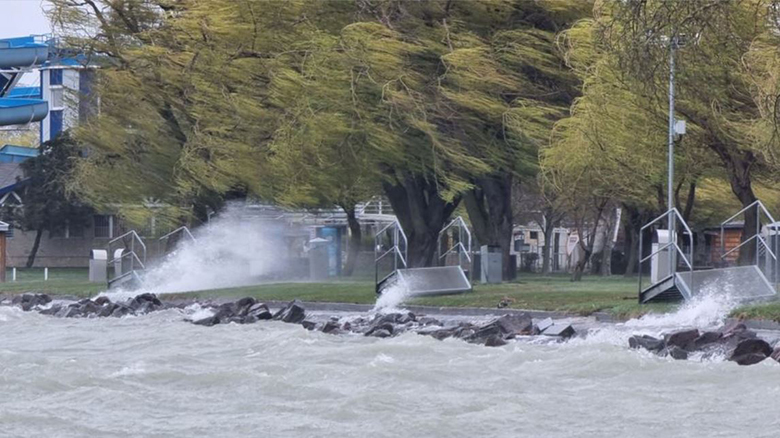 Tajtékzik a Balaton