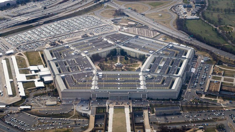 Felfüggesztettek két parancsnokot az amerikai légierőnél a Pentagon-iratok miatt