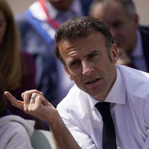 Jobban meg kell becsülnünk őket Macron jelentős béremelést ígért a tanároknak