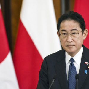 Támadás érte a japán miniszterelnököt, ijesztő részleteket közölt a rendőrség