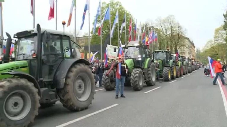 Tüntetnek a gazdák Ljubljanában az adó- és környezetvédelmi törvények miatt