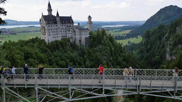 Újabb részletek derültek ki a Neuschwanstein-kastélynál történt szörnyű gyilkosságról