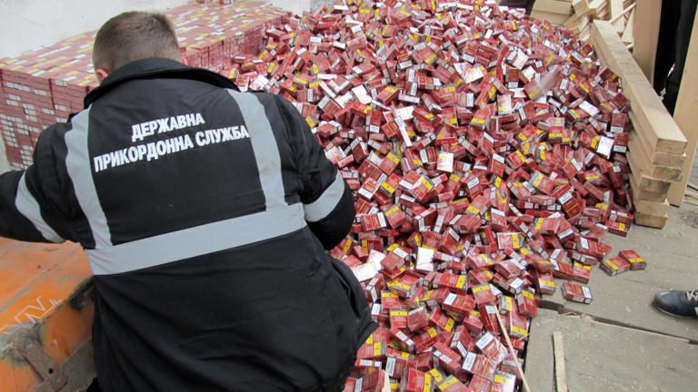 Újra ellepte az országot az ukrán csempészcigaretta