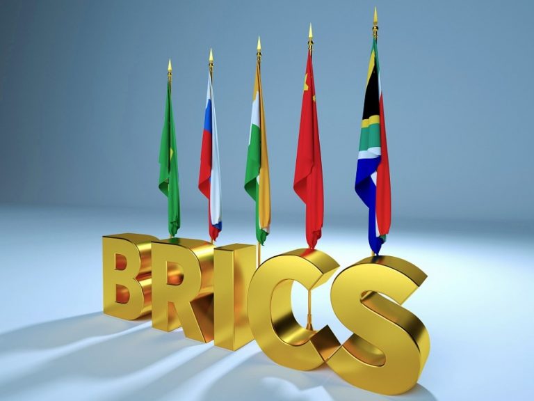 Beengedik Macront a BRICS-re?