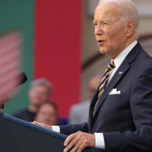 Joe Biden aggodalommal figyeli Izraelt