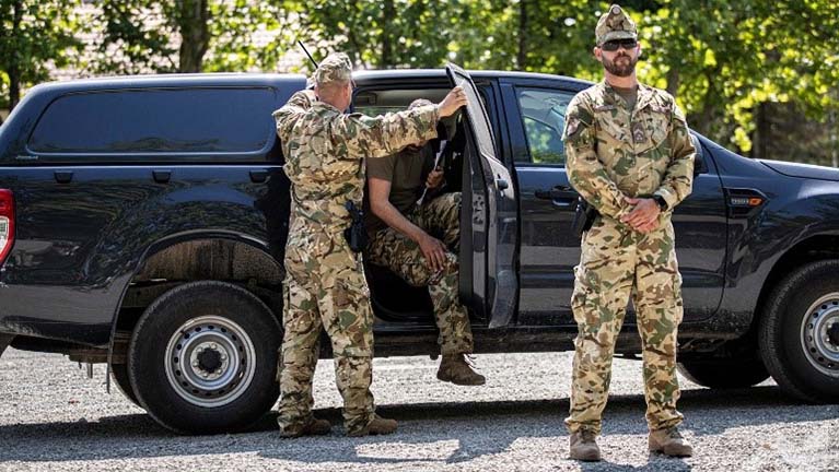 Megy a magyar katona Irakba, de minek?