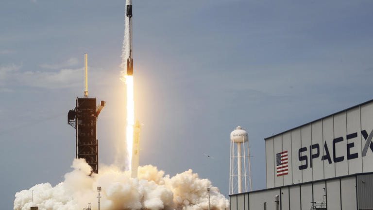 Az amerikai igazságügy beperelte a SpaceX-et