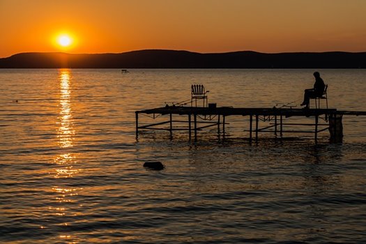 A Balaton vízszintje 100 centi, a víz 26 fokos