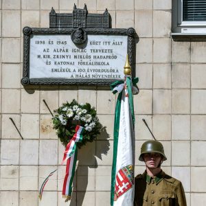 Az egykori pécsi katonaiskolára emlékeztek