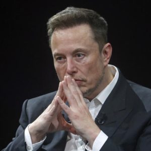 Elon Musk néhány szóval megint magára haragította Ukrajnát és Zelenszkijt