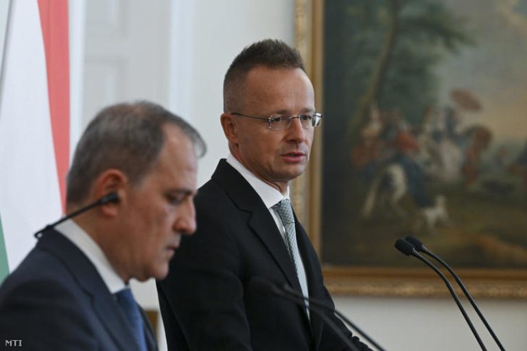 Szijjártó Péter átgázolt Ursula von der Leyenen