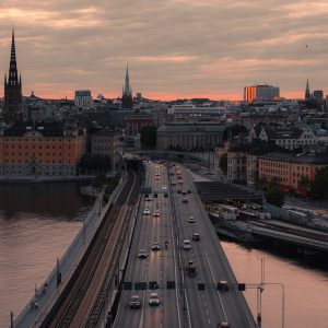 Stockholmban elkezdik a leszámolást a benzines és a dízelautókkal