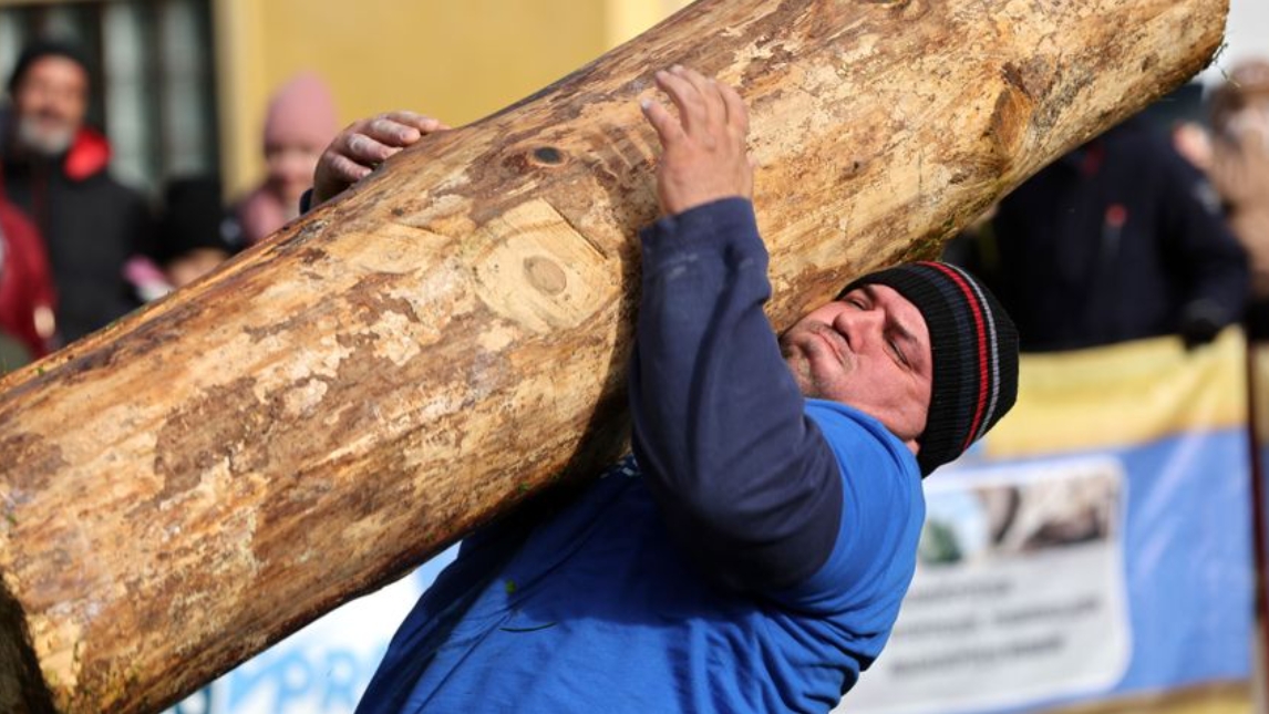 Erősemberek versengtek a Széchenyiek otthonában