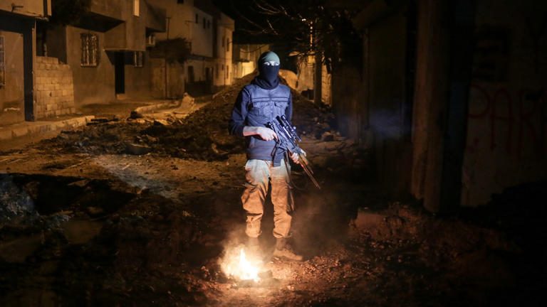 Terrorellenes razziát hajtottak végre Törökországban, közel száz embert őrizetbe vettek