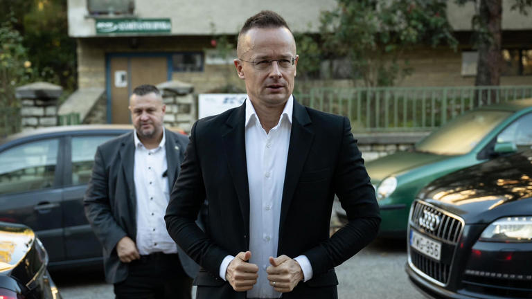 „Szégyenteljes és szánalmas bohózat” – Szijjártó Péter kőkeményen beleszállt a bolgár fociszövetségbe