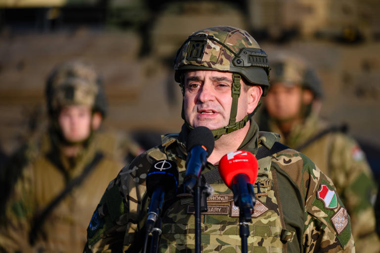 A vezérkari főnök szerint a leghatásosabb toborzás, ha a nagyszülők elmondják a fiataloknak, hogy jó katonának lenni