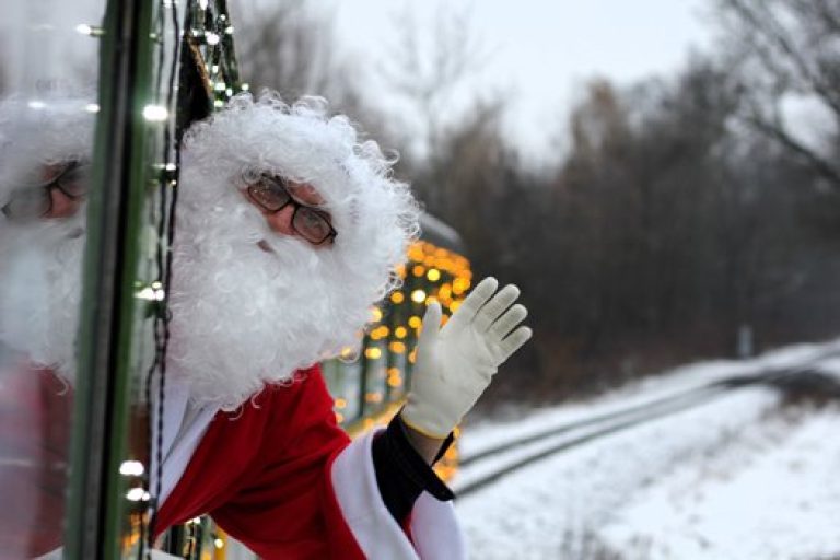 Adventi utazás a fenyvesi kisvonattal